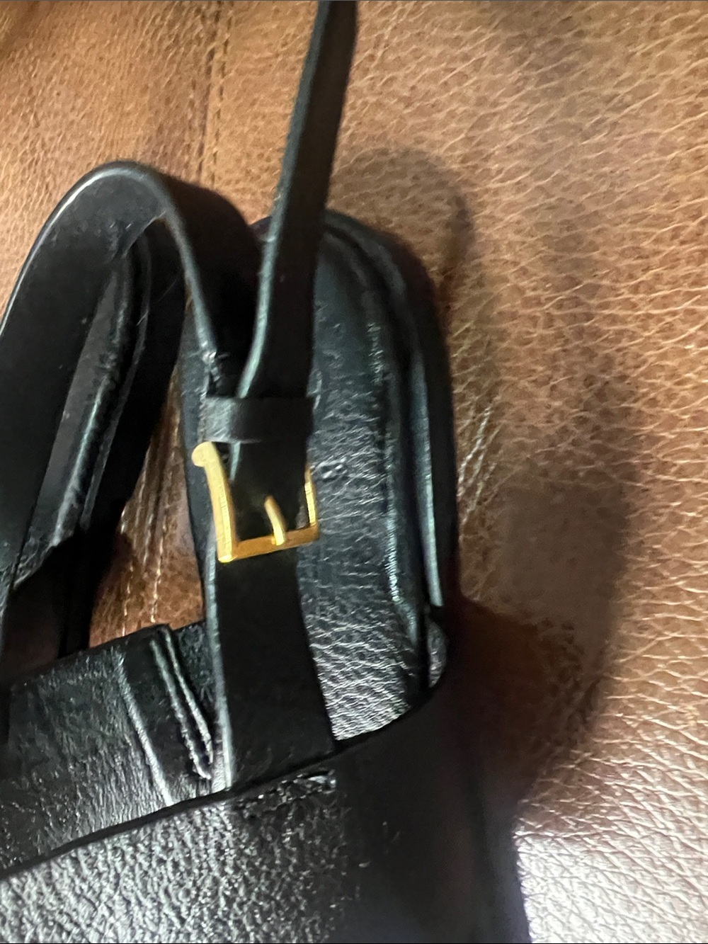 Tory Burch Black Leather Thong Sandals with Gold Logo Discs - Picture 9 of 11